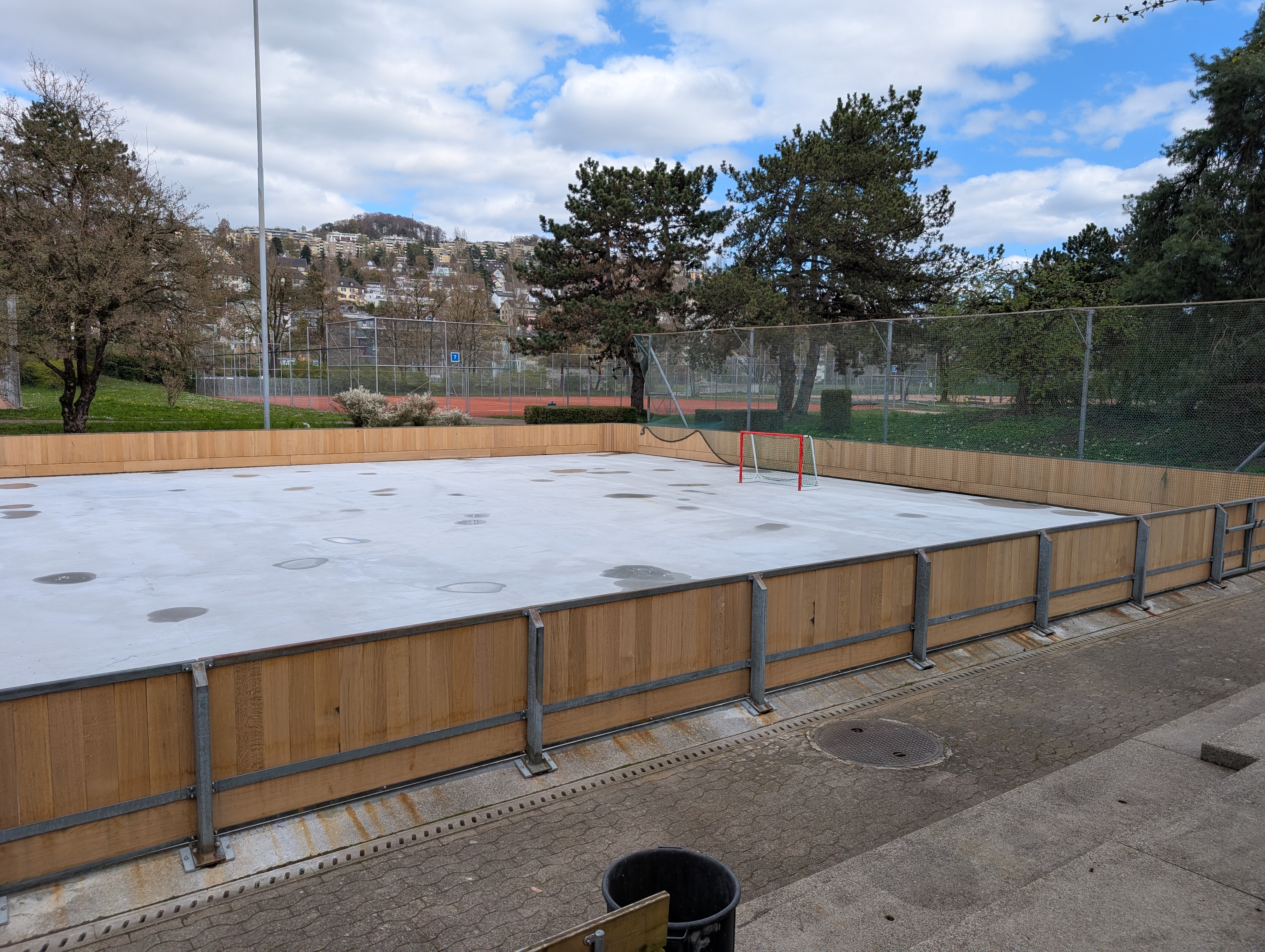 Der Rollhockeyplatz auf dem Hardhof